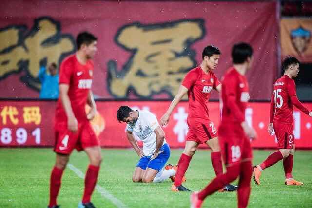  多特蒙德憾平错失登顶良机  